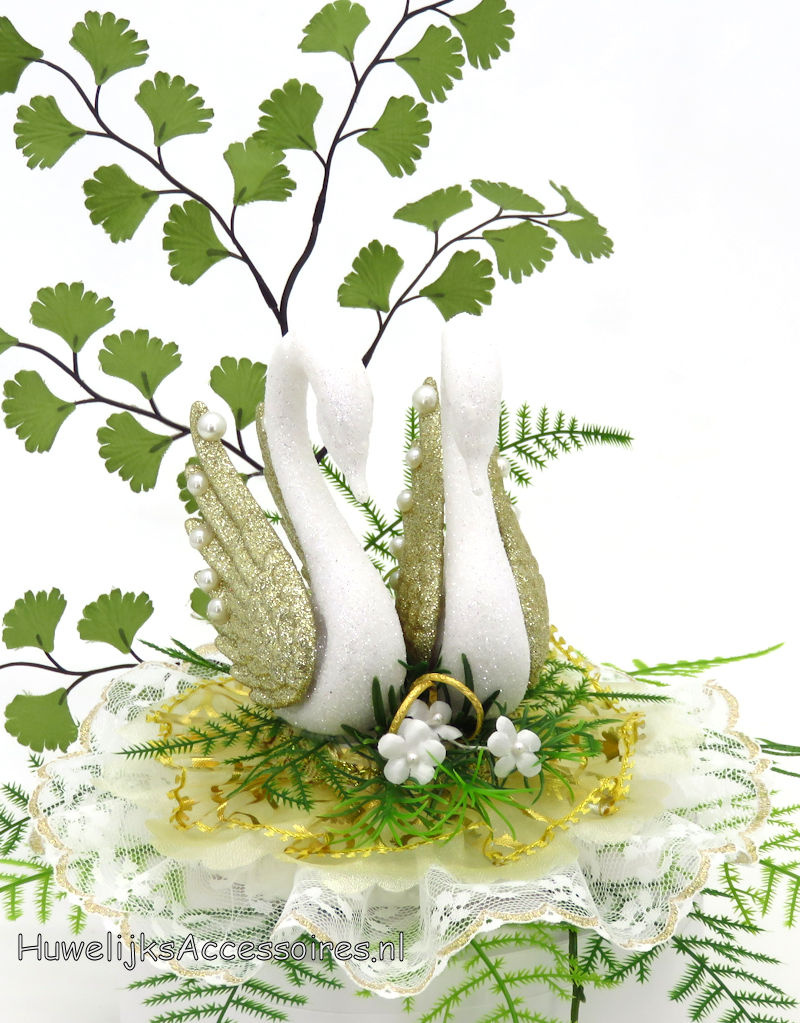 Schitterende wit en goud zwanen paar taart topper met parels