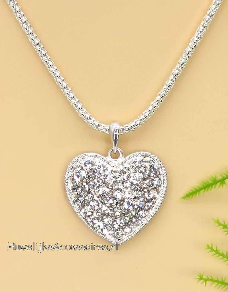 Schitterende zilveren halsketting met strass hart pendant