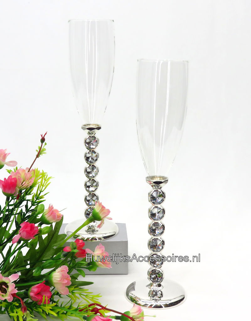 Verzilverd bruiloft champagneglazen met strass stenen