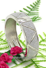 Slavenarmband zilverkleurig versierd met fijne strass steentjes