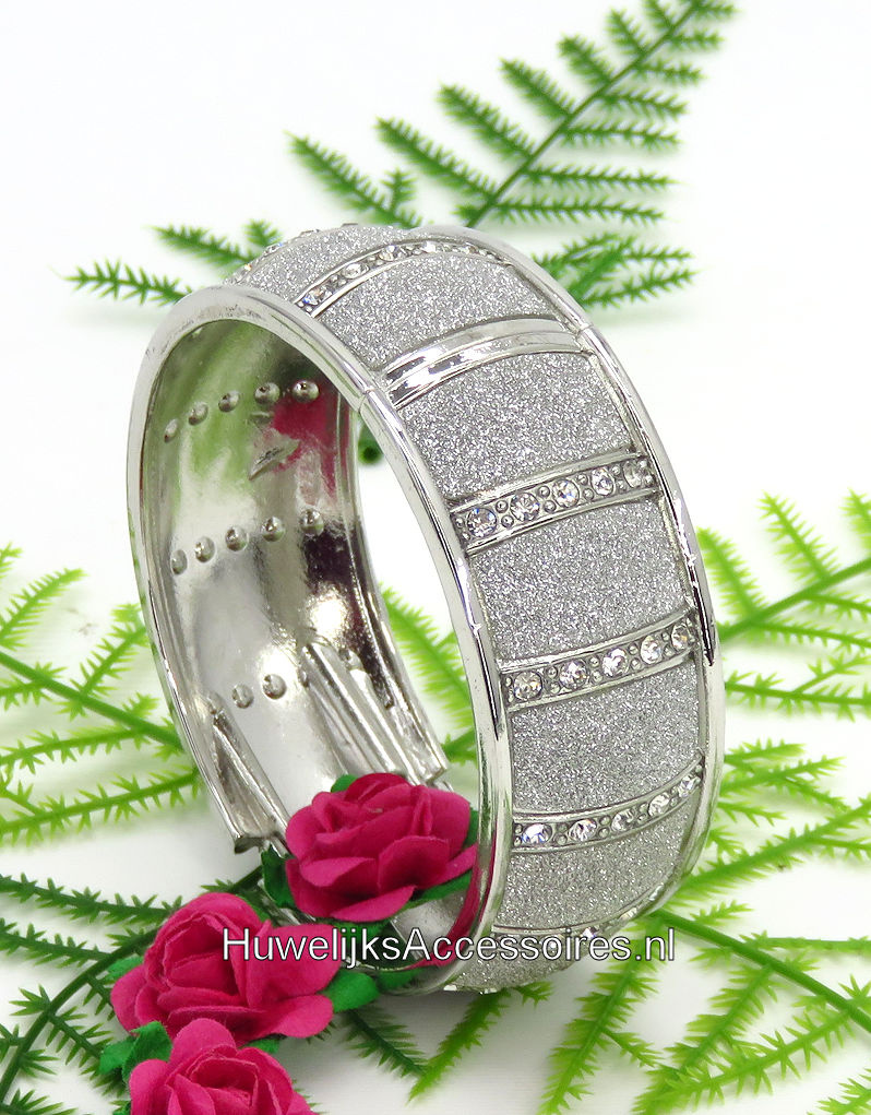 Luxe bruidsarmband zilver gekleurd