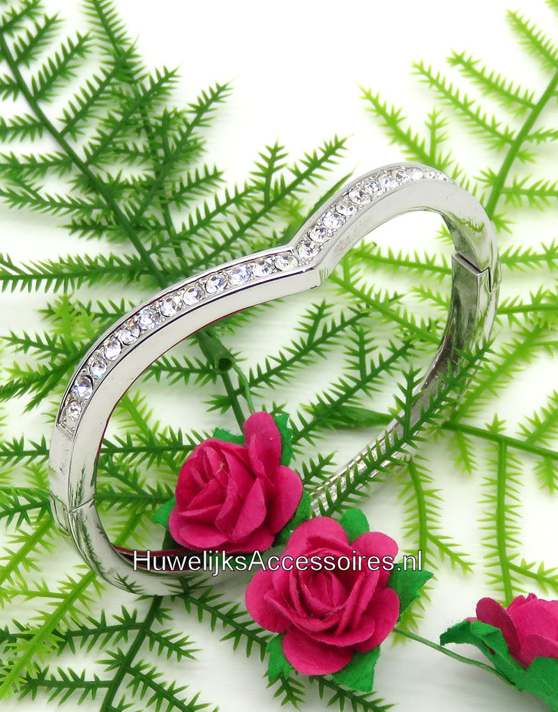 Sierlijke zilveren ovale slavenarmband