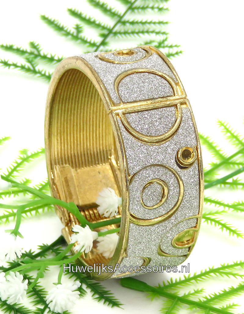 Rosé goud ovale armband met fijne strass steentjes