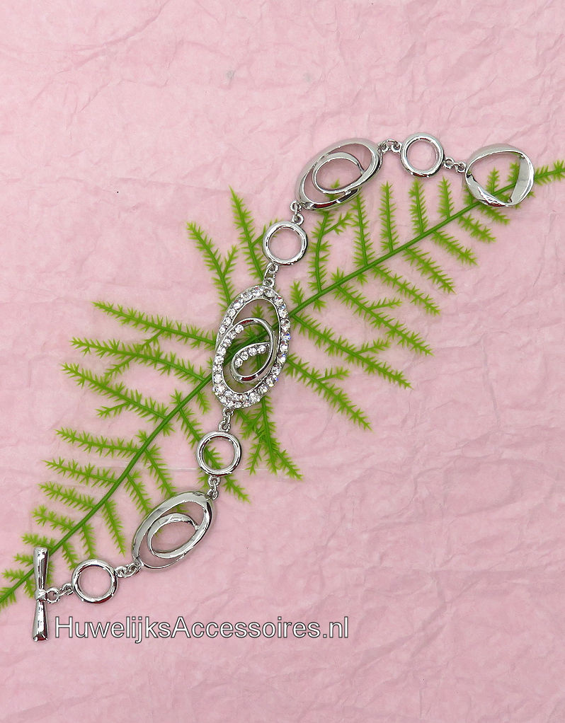 Zilver en strass stenen armband met toggle sluiting