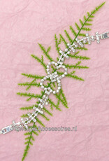 Prachtige armband met 2 strass stenen harten