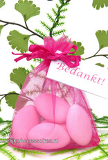 Mooie fuchsia organza zakje met bruidssuiker