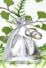 Organza zakje zilver gekleurd met bruidssuiker