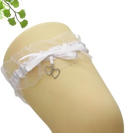 Bruid witte kousenband met 2 hartjes