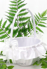 Witte bloemenmandje bekleed met witte satijn