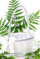 Witte strooimandje bekleed met witte satijn en glitter organza