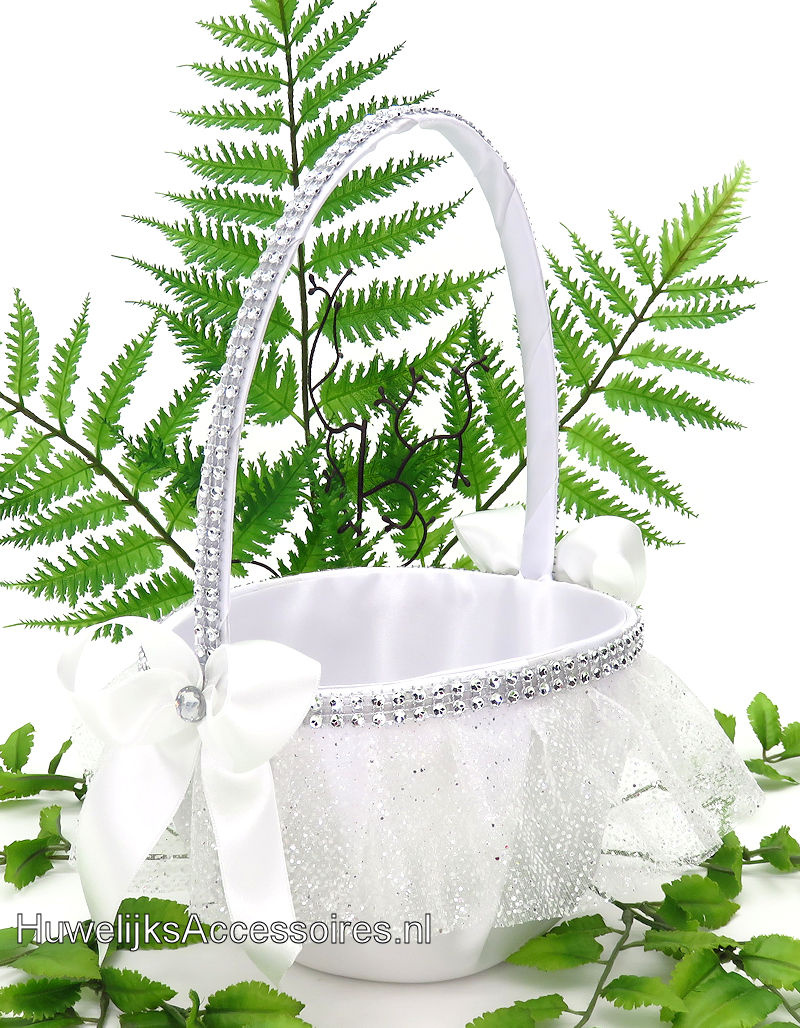 Witte strooimandje bekleed met witte satijn en glitter organza