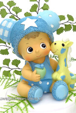 Een leuke blauwe baby beeldje met een speelpop