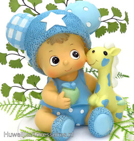 Blauwe baby beeldje met een speelpop