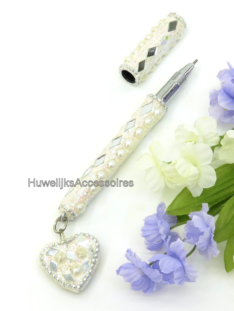 Mooie bruiloft pen versierd met spiegeltjes en glitter