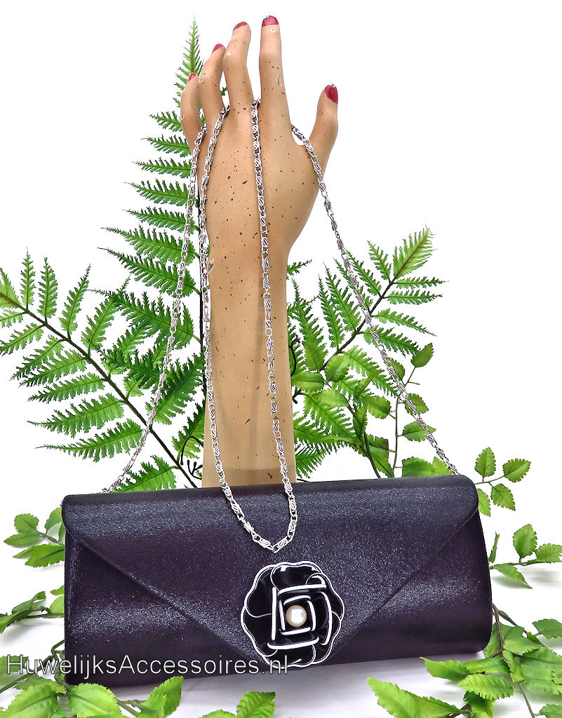 Elegante zwarte uitgangtasje met zwarte roos