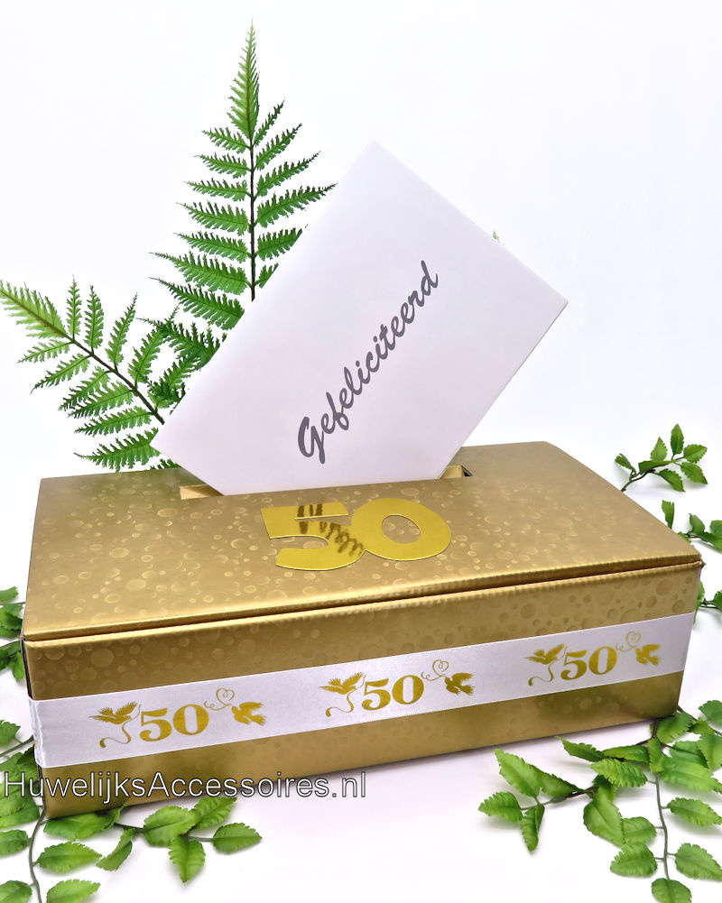 Gouden jubileum enveloppendoos met jubileum lint