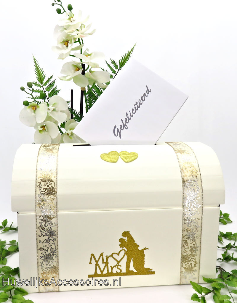 Mr & Mrs goud bruidspaar enveloppendoos versierd met gouden lint
