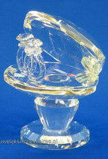 Kristallen oesterschelp met 2 ringen op pedestal