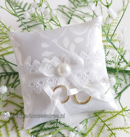 Honden ringkussen met witte lint