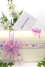 Mooi crème enveloppendoos met wit, roze, lila lint