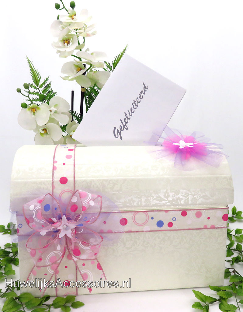 Schitterende crème enveloppendoos met wit, roze, lila lint