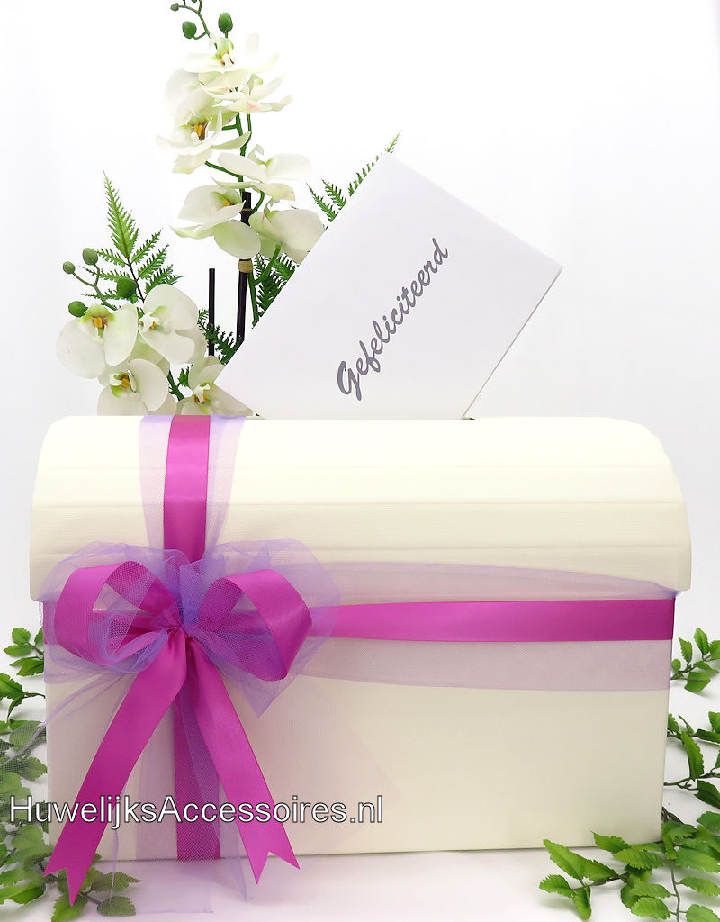 Schitterende ivoor enveloppendoos met azalea en lila lint