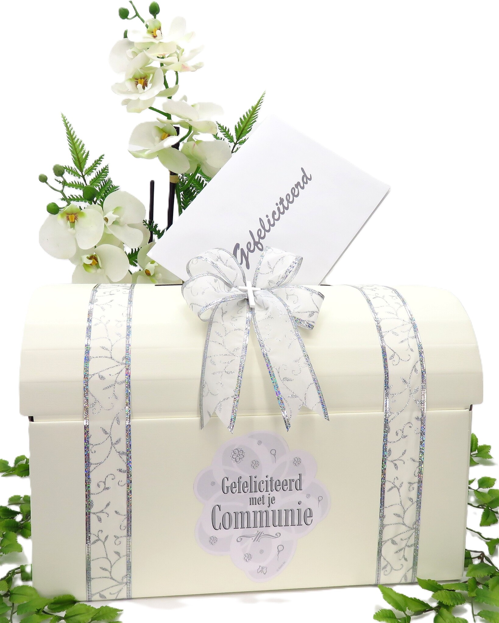 Communie enveloppendoos versierd met wit en zilver lint