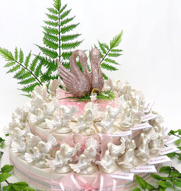 Bedankjes taart met parelmoer duivenparen