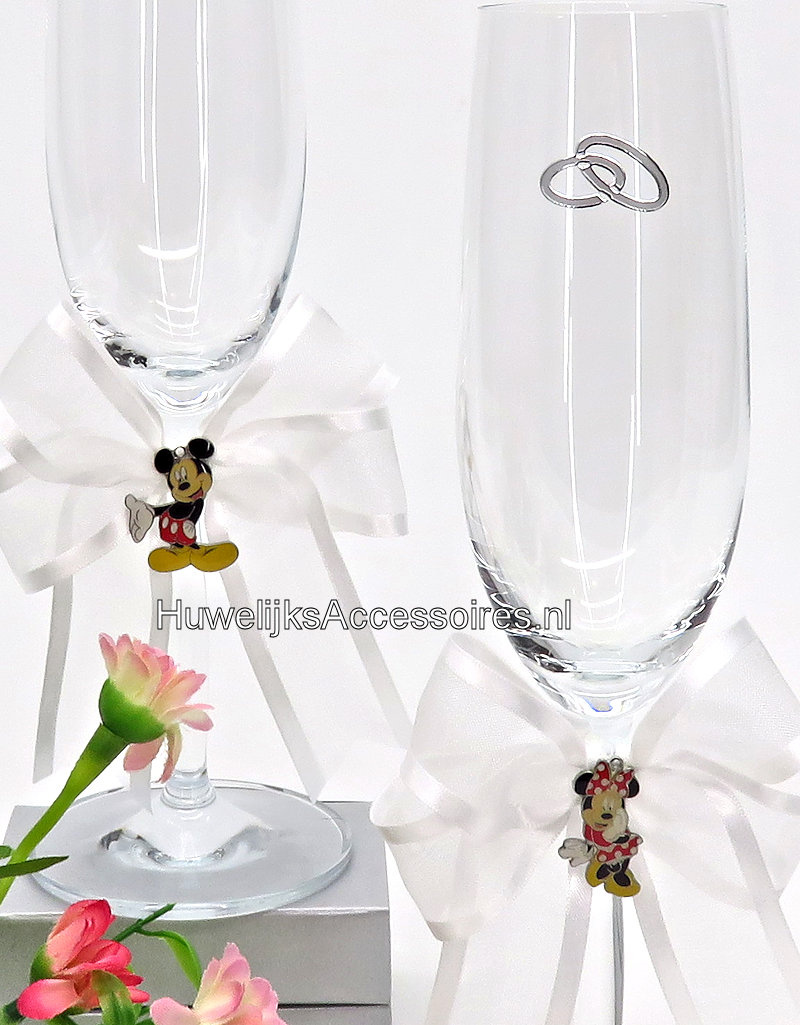 Disney Champagneglazen met Mickey en Minnie versierd met grote witte strikken