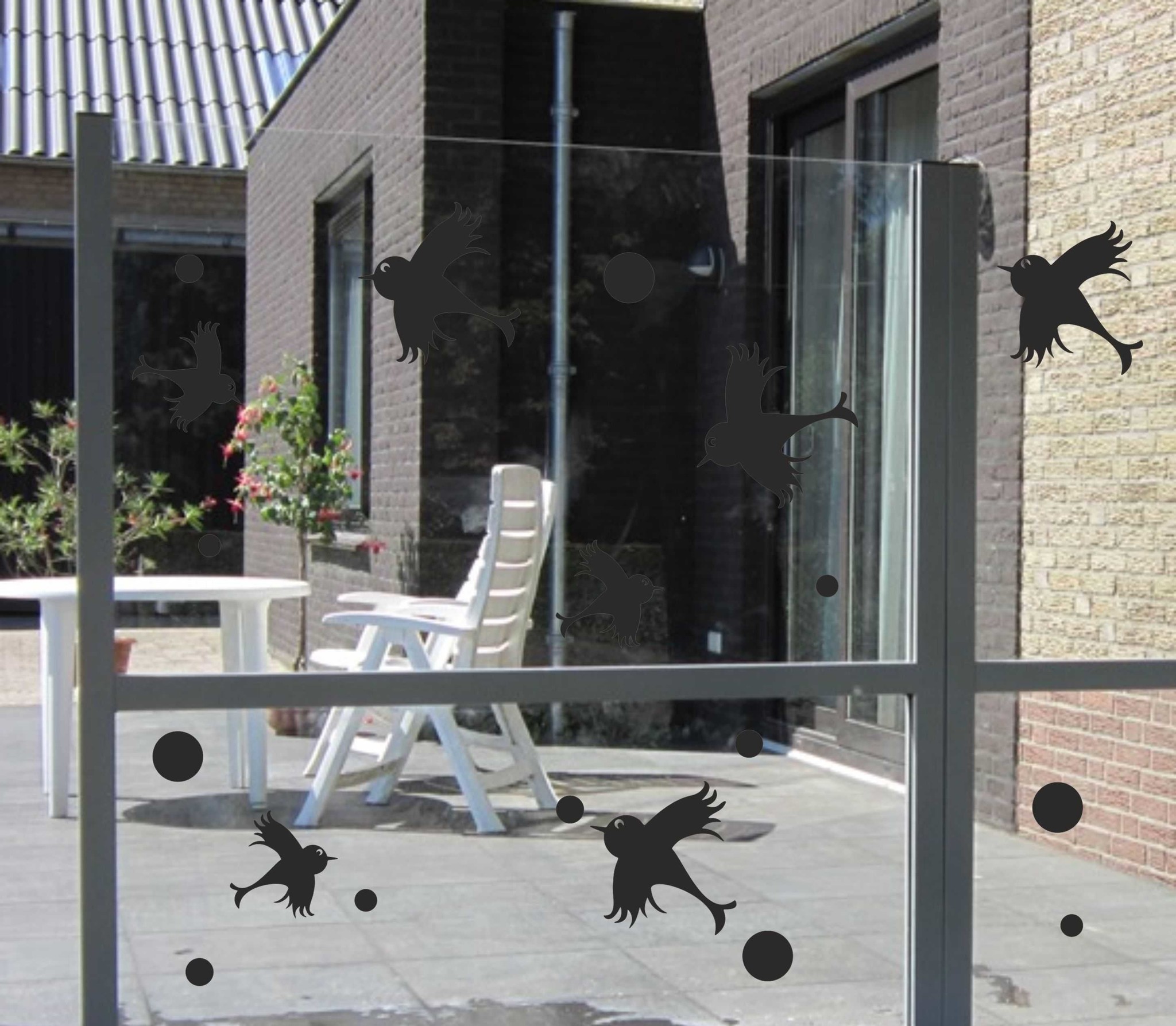 Briljant Dek de tafel bodem Vogelbescherming raamstickers 7 vogels en 10 stippen voor op de raam of  windscherm stickers. - JERMA AllerhandeStickers