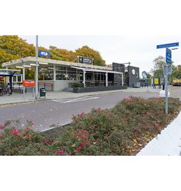 MBT 30.00.005 moderne haltegebouw van de NS; o.a. Geleen, Wierden