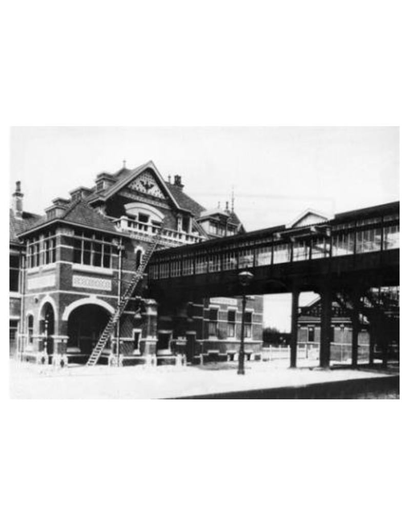 MBT 30.00.037 NS stationsgebouw Woerden