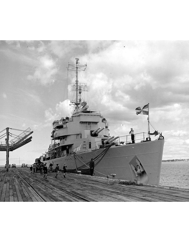 MBT 10.11.016 HrMs Flottillenführer „Tromp“ (1938)