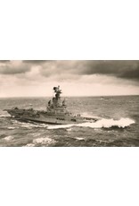 NVM 10.11.021 HrMs vliegkampschip "Karel Doorman" (1948) - ex HMS "Venerable" (1942); verb. (55/58)