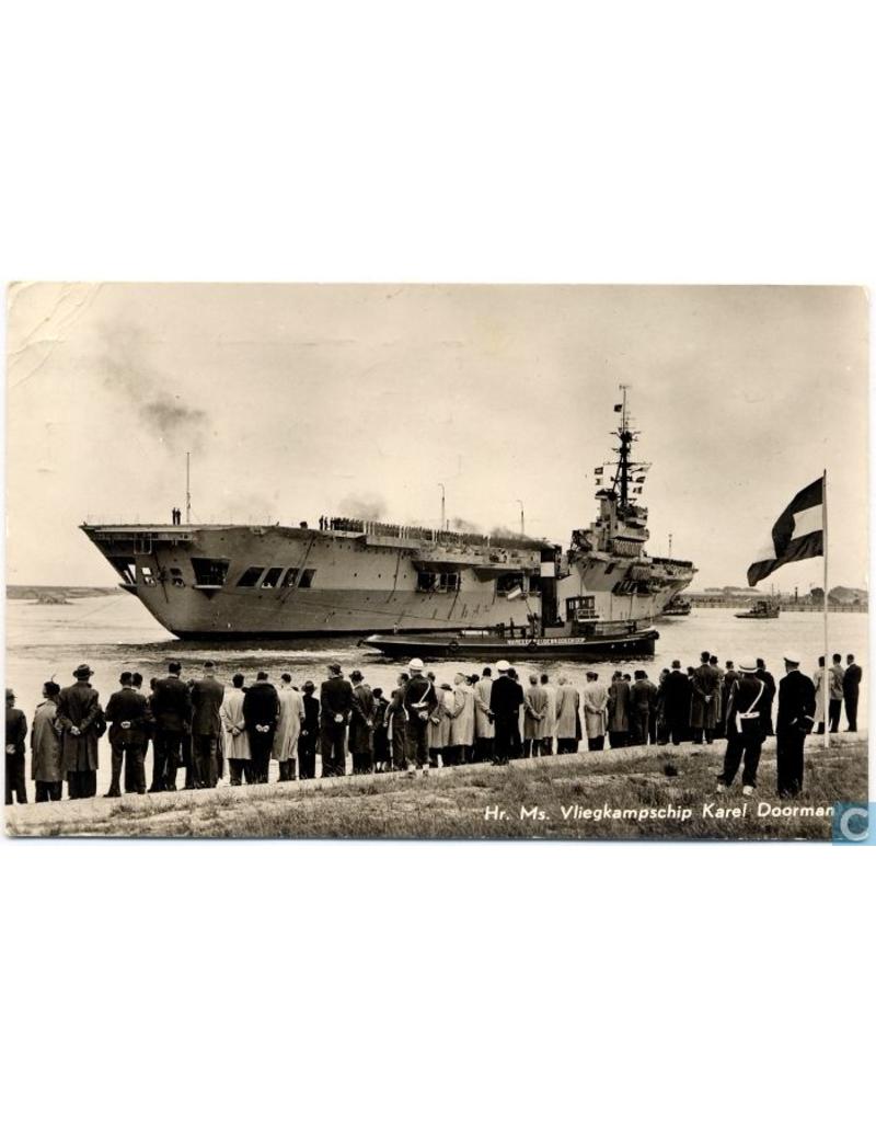 MBT 10.11.047 HrMs vliegkampschip "Karel Doorman" (1948) ex "HMS Venerable" (1942); vÌÎ_ÌÎ_r verb.