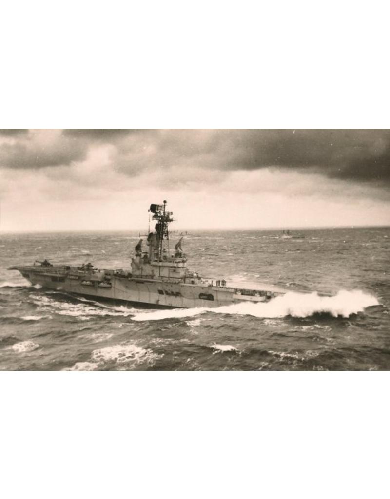 NVM 10.11.048 HrMs vliegkampschip "Karel Doorman" (1948) ex "HMS Venerable" (1942); na verb.(55/58)