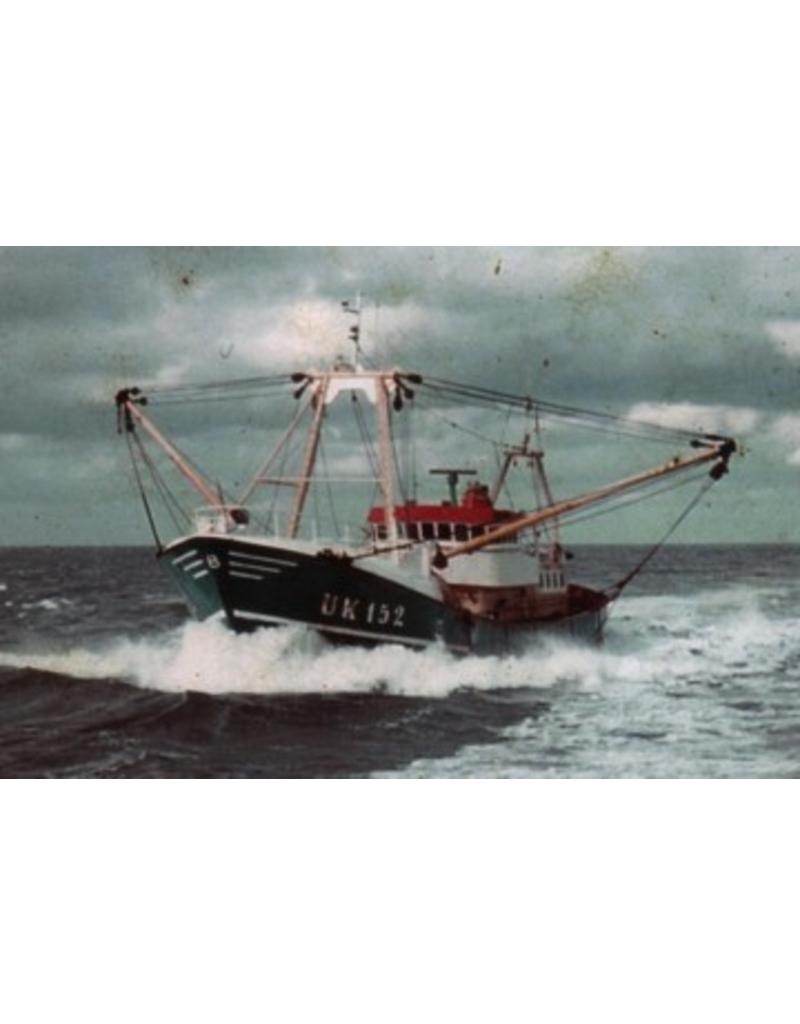 MBT 10.13.016 motor trawler "Deo Duce" UK 152 (1972) - J. v.d. Berg & Zn