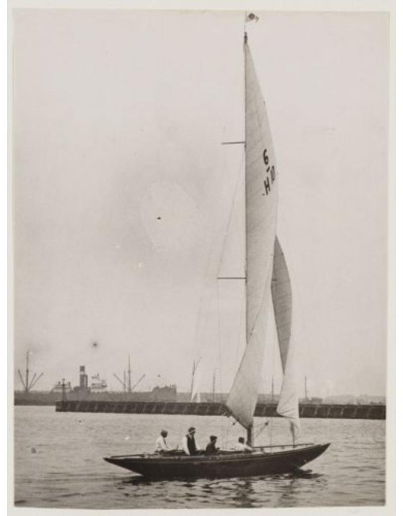 MBT 10.20.038 Sechs-Meter-Yacht (Wasserlinienmodell)