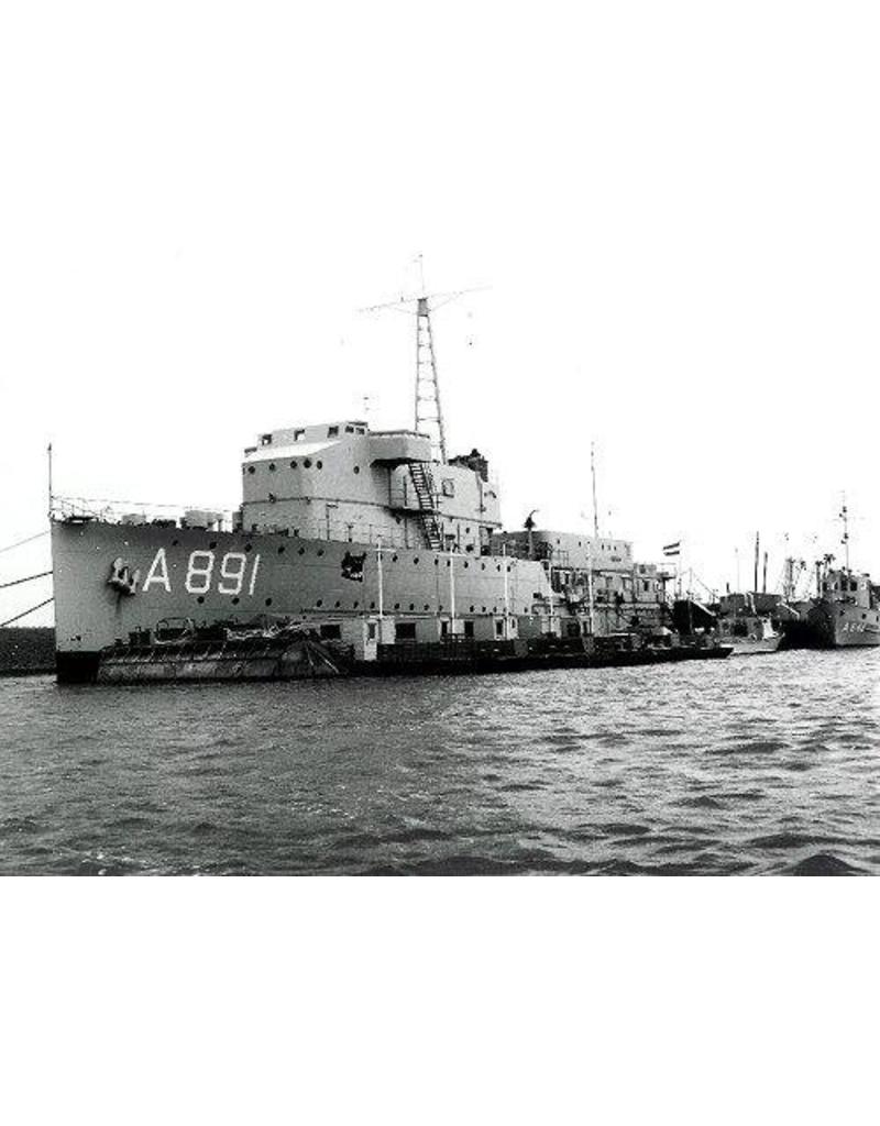 MBT 16.11.007 HrMs flottieljevaartuig "Soemba", " Flores" (1926)
