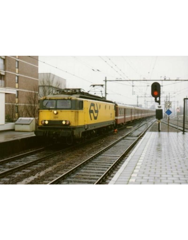NVM 20.01.002 Electric Locomotive NS 1300 Spur 0