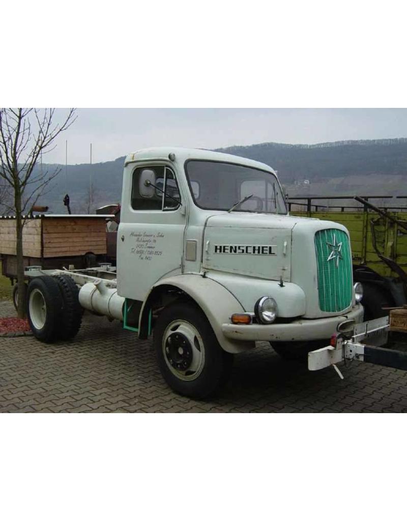 MBT 40.04.003 Henschel trekker HS 130 diesel