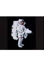 MBT 50.20.002 astronaut met MMU