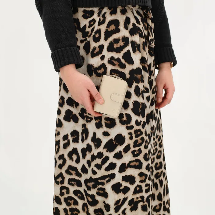 Charm London Charm London Washington pasjeshouder leer RFID - creme