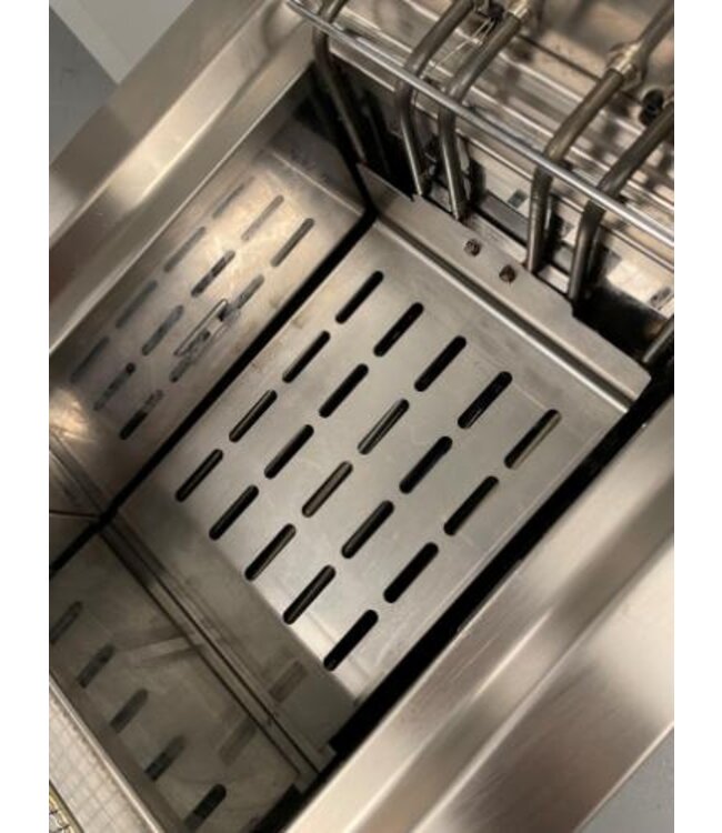 Occasion: Friteuse | staand model | elektrisch | 12 liter | 9kW | (B)40x(D)71,8x(H)85cm