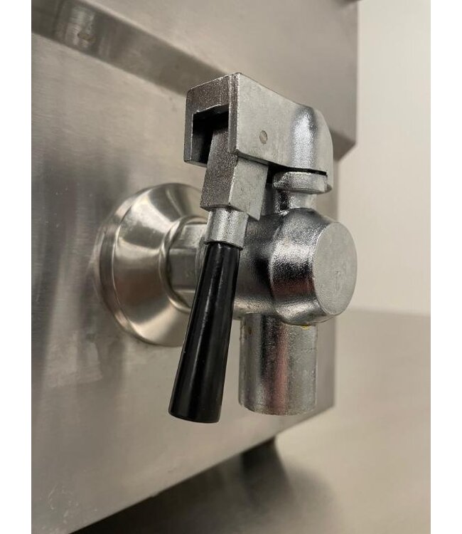 Occasion: Inductie friteuse CaterChef - 8 liter + tap