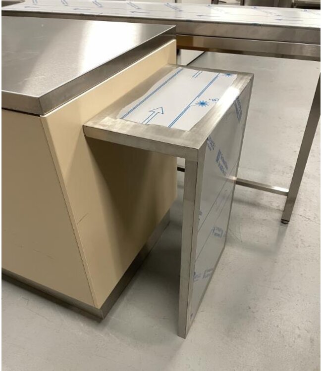 Occasion: RVS L-profiel ombouwmeubel | (H)82x(B)50x(D)30cm