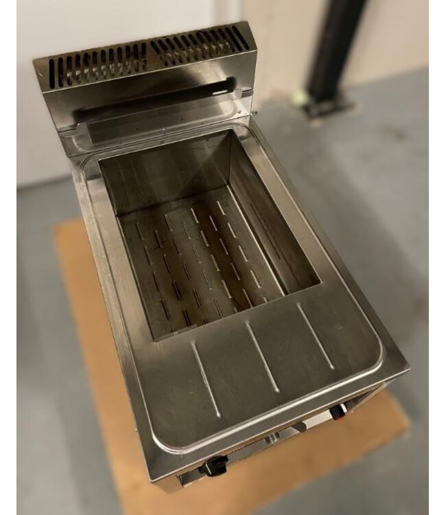 Occasion: Gasfriteuse FSM-12GT/N | 12L | Met aftapkraan | (H)52,5x(B)40x(D)70cm