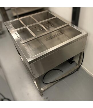 Showroom model: Bain-marie | 9x 1/2GN 200mm | (B)109,5x(D)92x(H)91cm