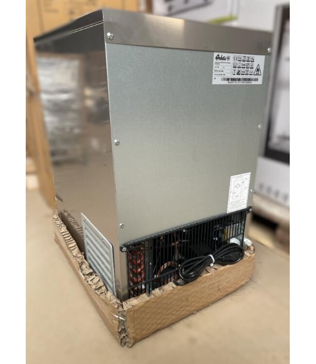 Showroom model: IJsblokjesmachine Kitchen Line | Holle ijsblokjes | 50kg/24u | 7kg bunker