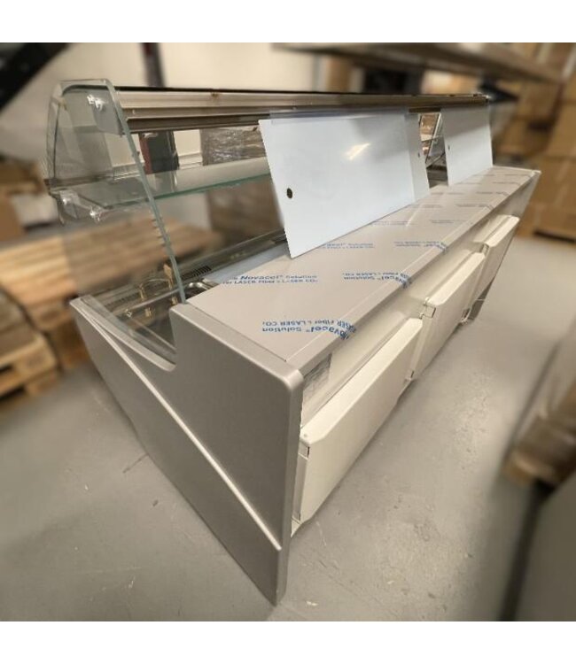 Showroom model: Koeltoonbank VE-9 | Vlees- en zuivel producten | Gebogen glas | (B)202,5x(D)94x(H)91/123,5cm